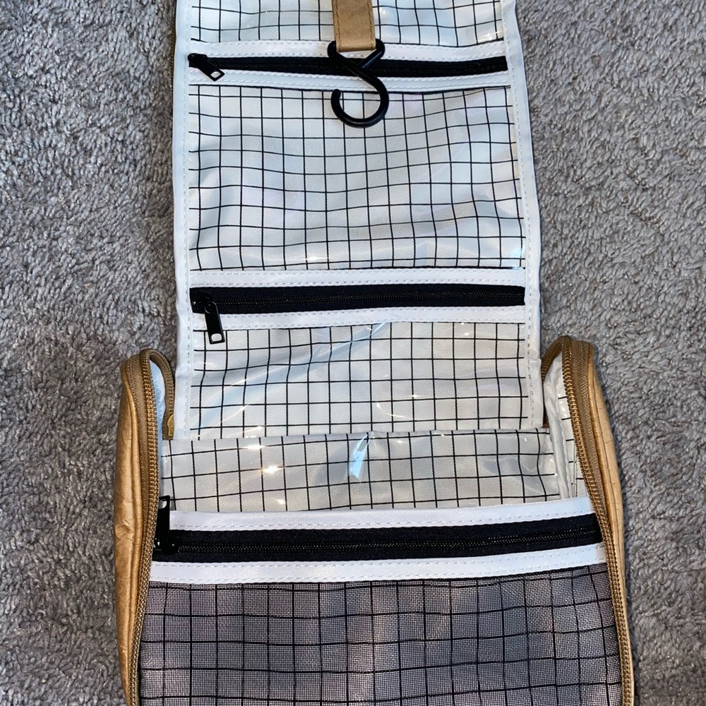 Toiletry Bag - Picture 3 of 4